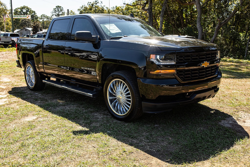 Used 2018 Chevrolet Silverado 1500 Custom 2WD Crew Cab 143.5 Custom
