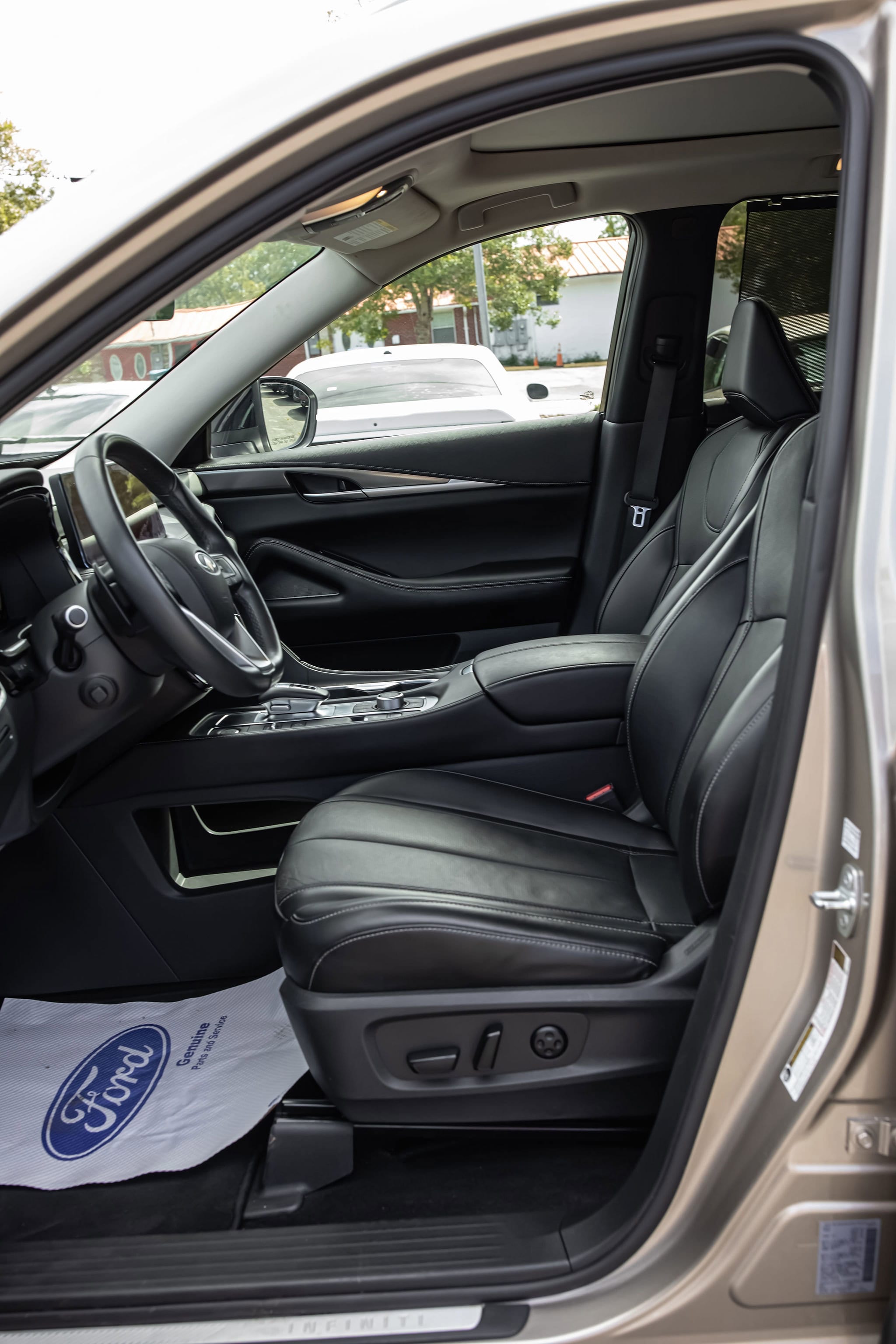 2023 INFINITI QX60 LUXE - Photo 12