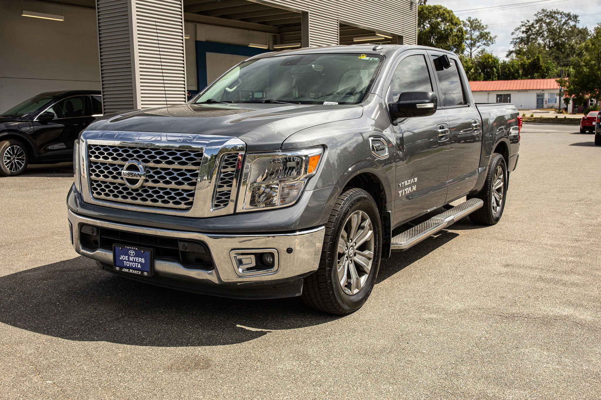 2017 Nissan Titan SV