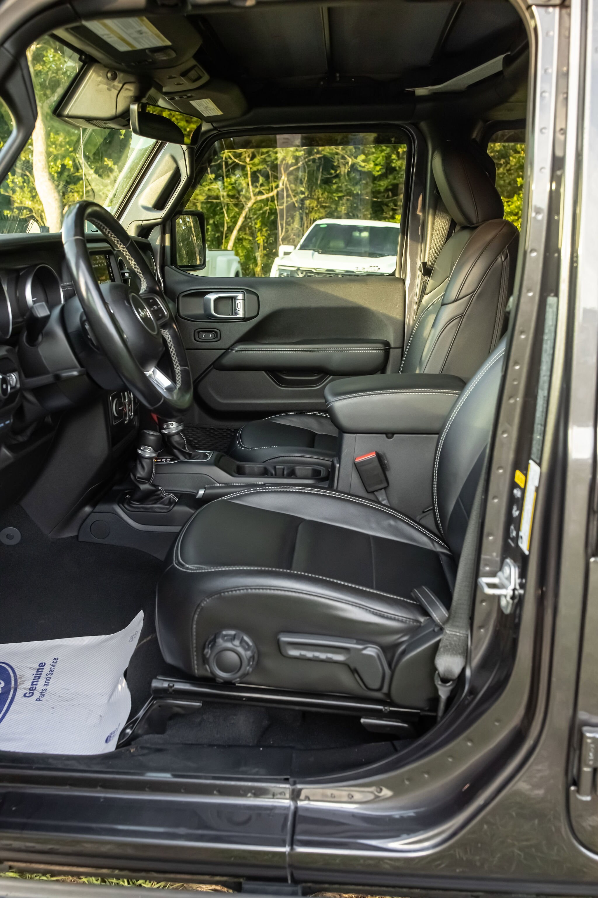 2021 Jeep Wrangler Unlimited Sahara 4XE - Photo 11