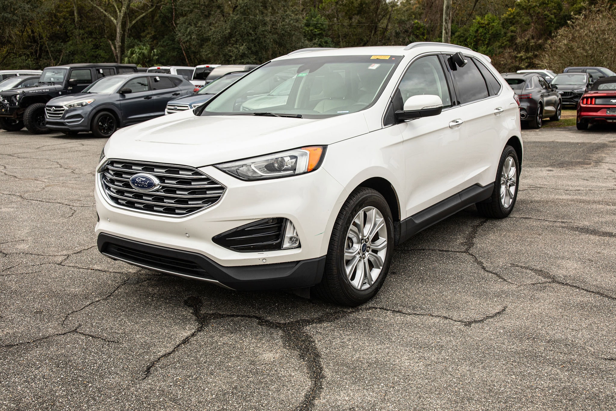 2020 Ford Edge Titanium's photo