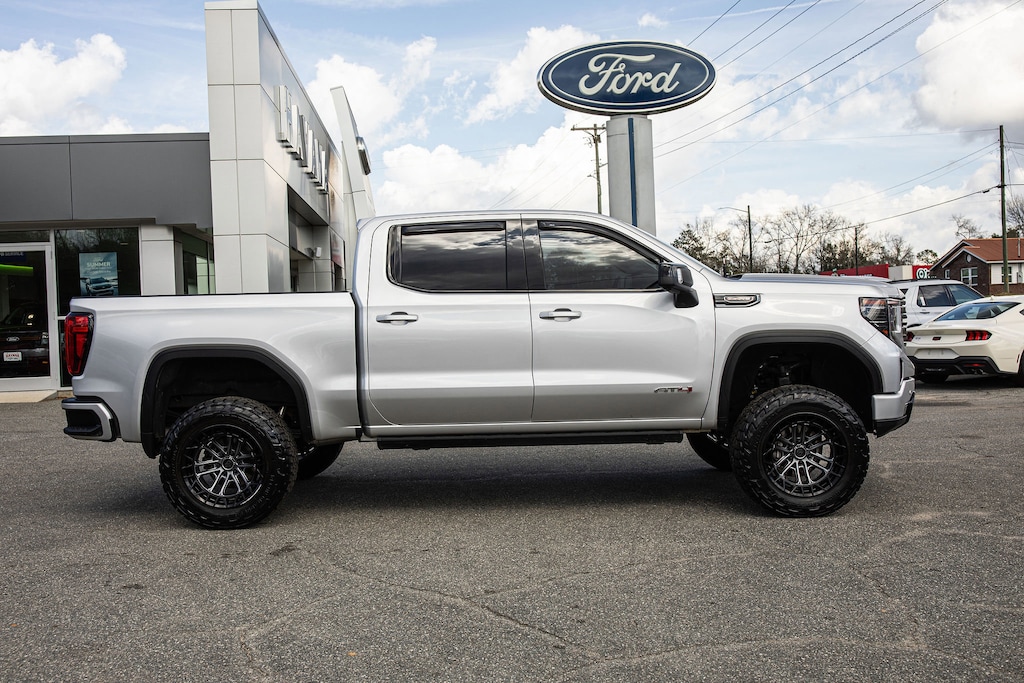 Used 2022 GMC Sierra 1500 AT4 4WD Crew Cab 147 AT4