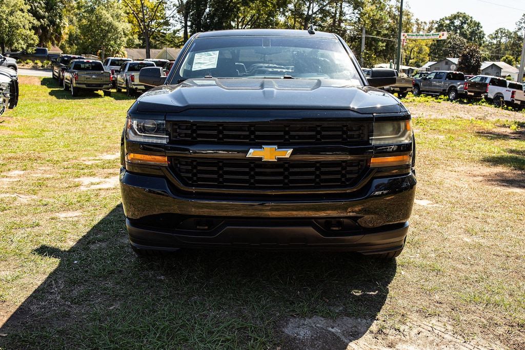 Used 2018 Chevrolet Silverado 1500 Custom 2WD Crew Cab 143.5 Custom