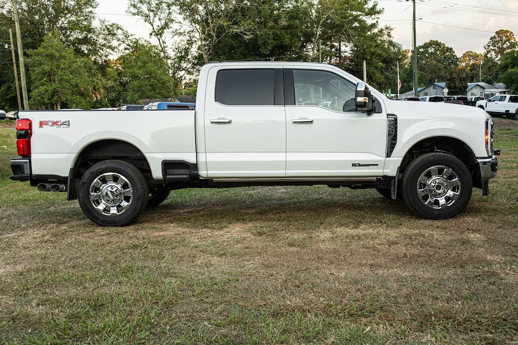 Used 2024 Ford Super Duty F-350 SRW LARIAT LARIAT 4WD Crew Cab 6.75 Box