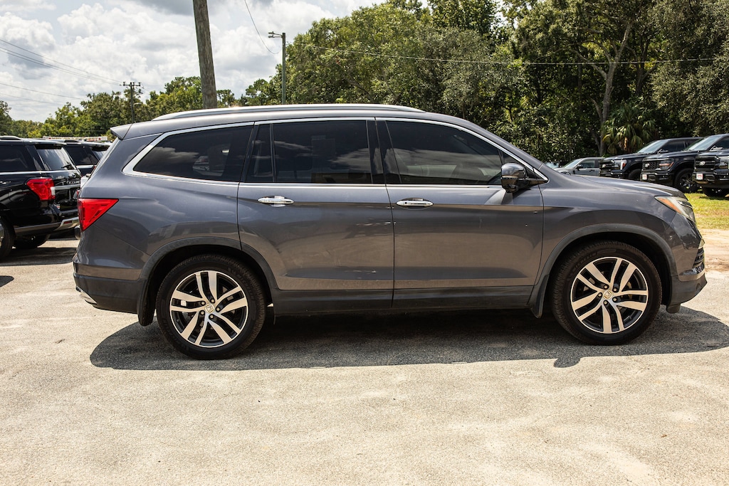 Used 2017 Honda Pilot Touring Touring 2WD