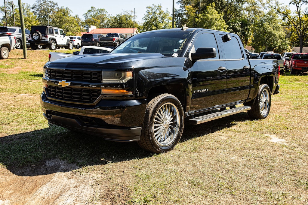 Used 2018 Chevrolet Silverado 1500 Custom 2WD Crew Cab 143.5 Custom