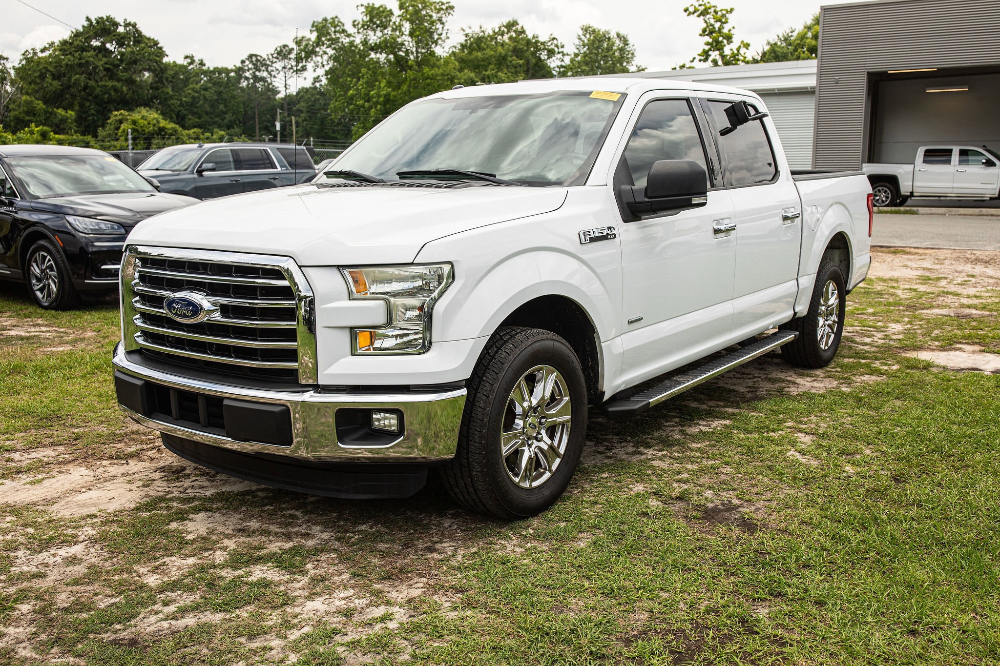 2015 Ford F-150 XLT SuperCrew 145-in's photo