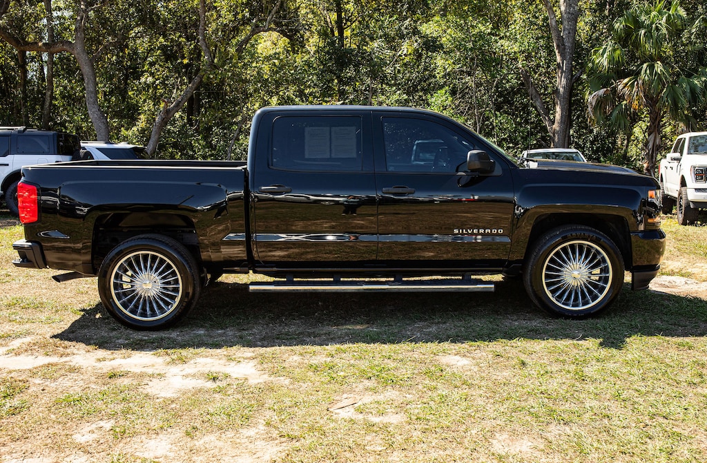 Used 2018 Chevrolet Silverado 1500 Custom 2WD Crew Cab 143.5 Custom