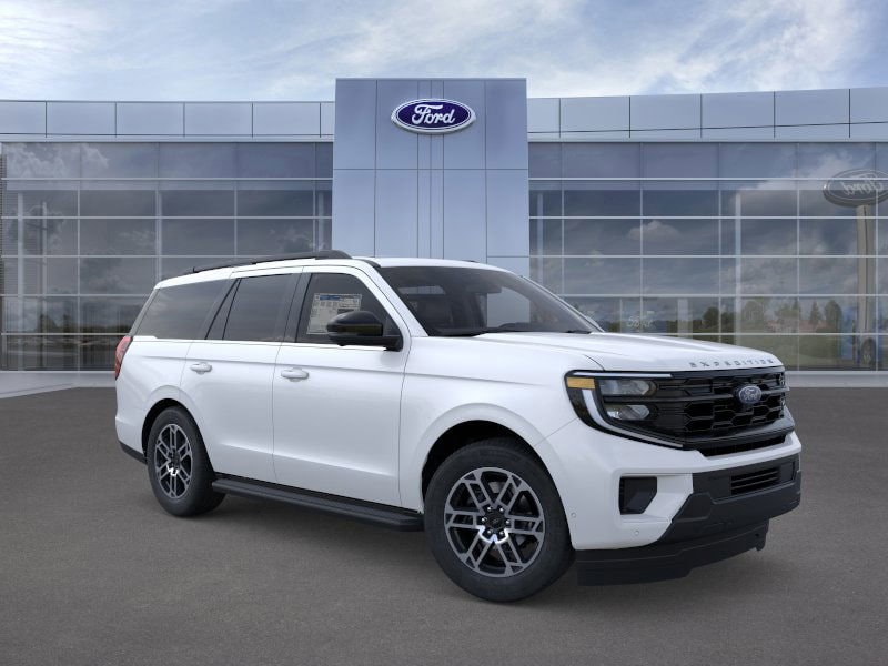 2025 Ford Expedition Active's photo