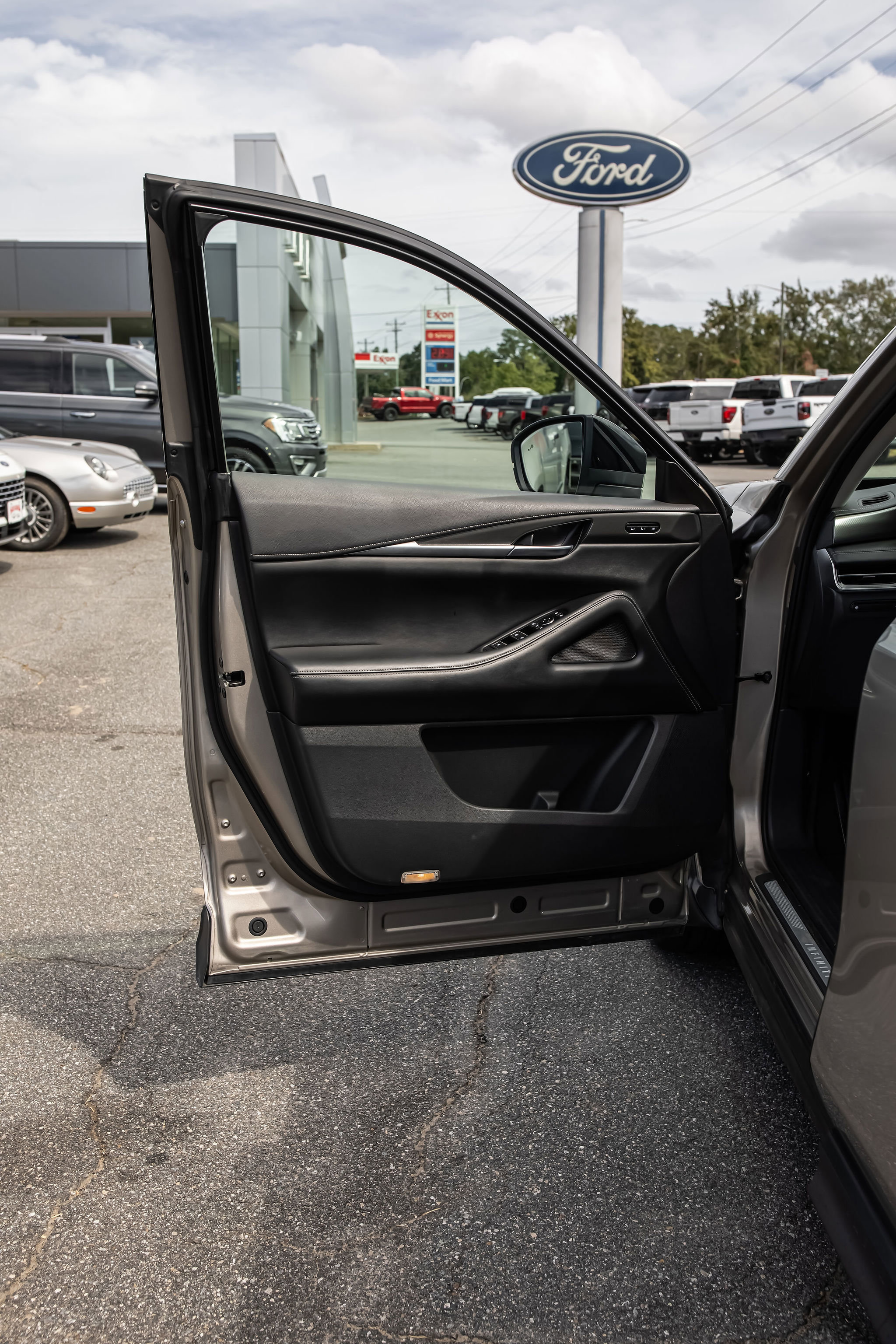 2023 INFINITI QX60 LUXE - Photo 11