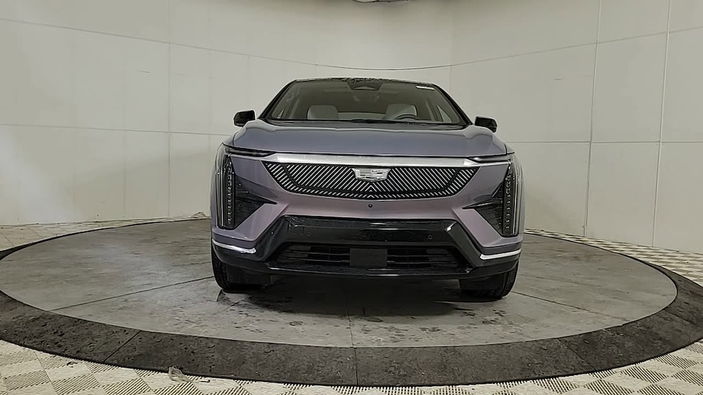 New 2025 CADILLAC OPTIQ Luxury 2 SUV
