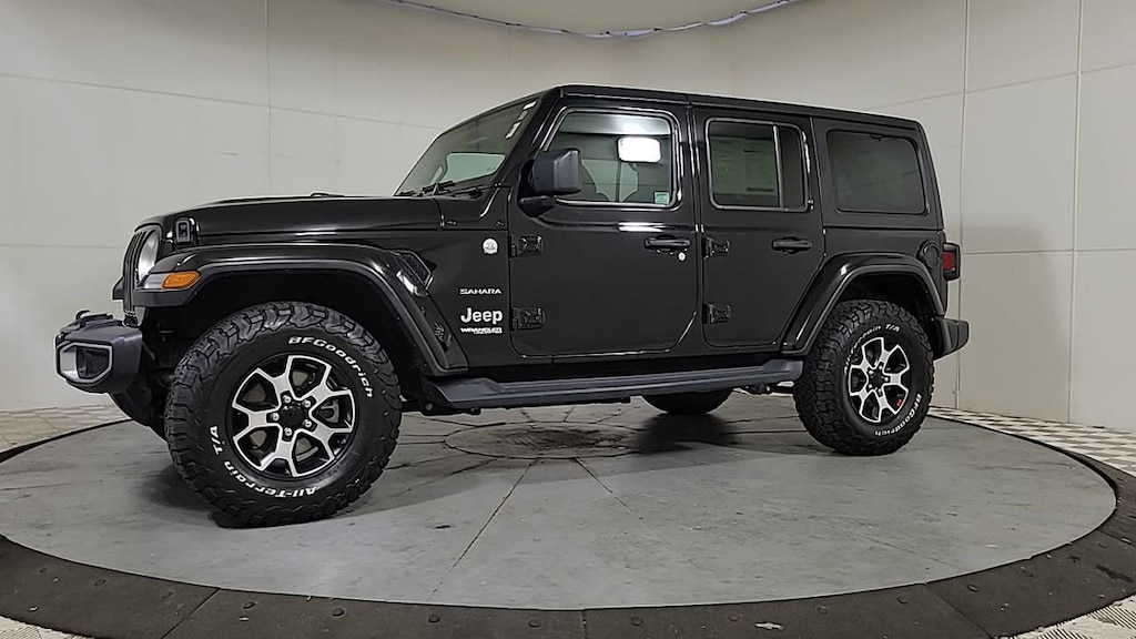 Used 2019 Jeep Wrangler Unlimited Sahara 4x4 SUV
