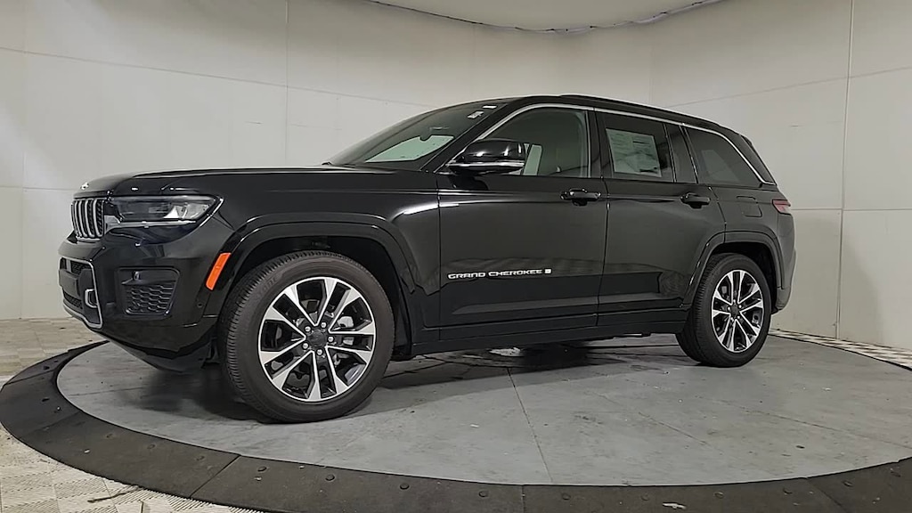 Used 2024 Jeep Grand Cherokee Overland 4x4 SUV