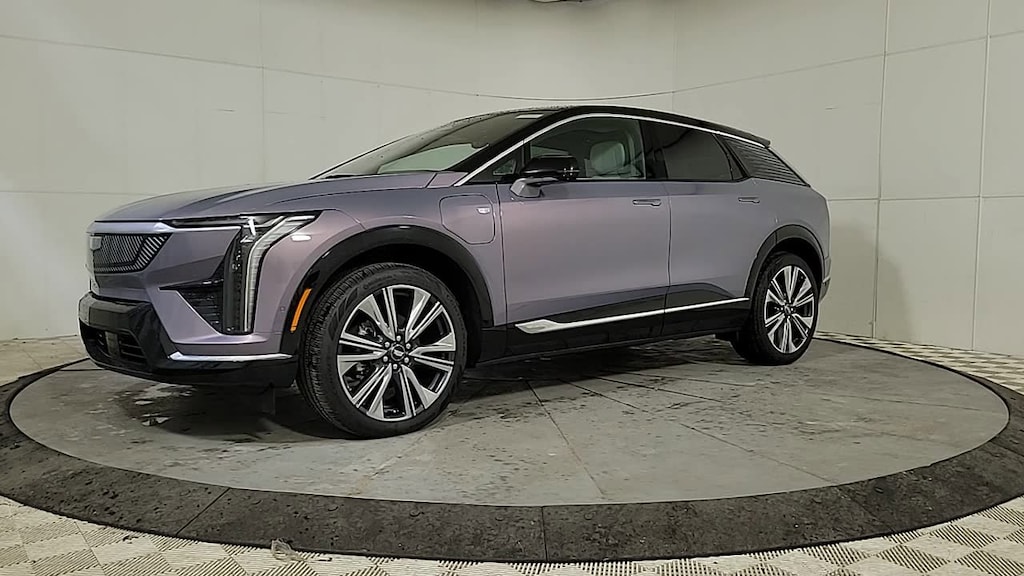 New 2025 CADILLAC OPTIQ Luxury 2 SUV
