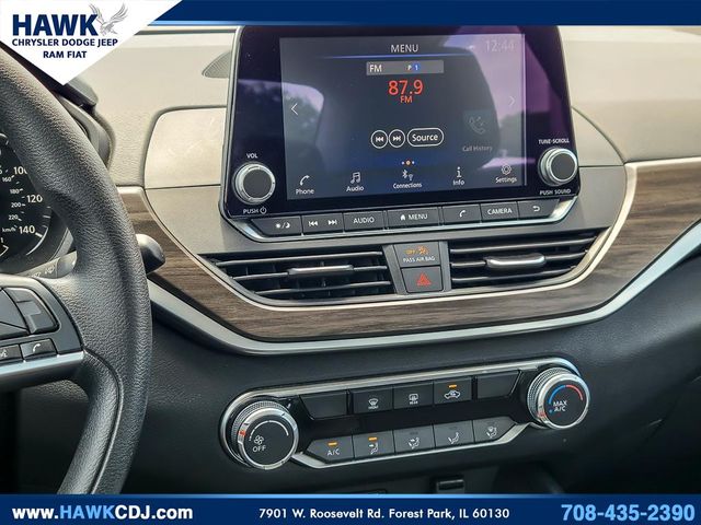 2025 Nissan Altima SV - Photo 13