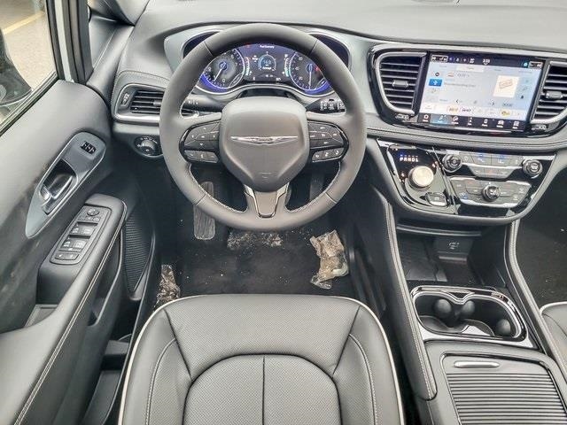 2026 CHRYSLER PACIFICA - Image 12