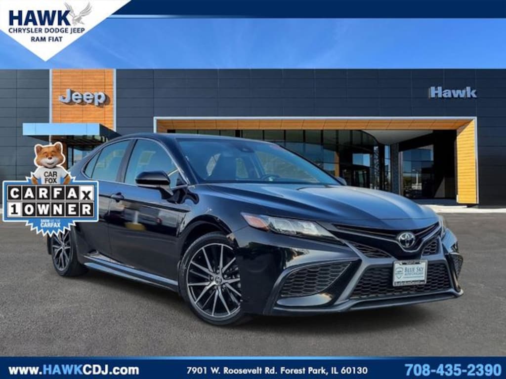 Used 2023 Toyota Camry SE Sedan