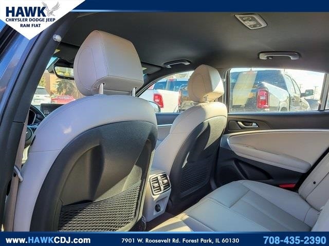 2023 GENESIS G70 - Image 12