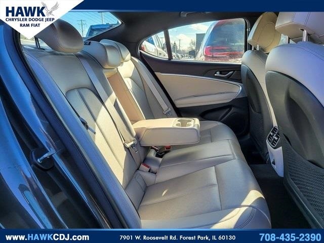 2023 GENESIS G70 - Image 30