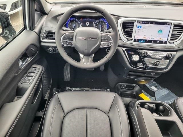 2026 CHRYSLER PACIFICA - Image 12