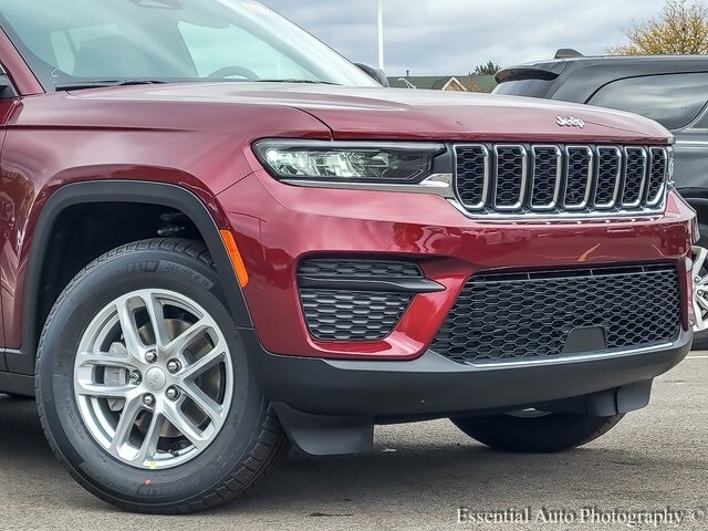 2025 Jeep Grand Cherokee Laredo X photo 2