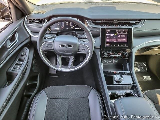 2025 JEEP GRAND CHEROKEE L - Image 15