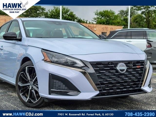 2023 Nissan Altima 2.5 SR photo 2
