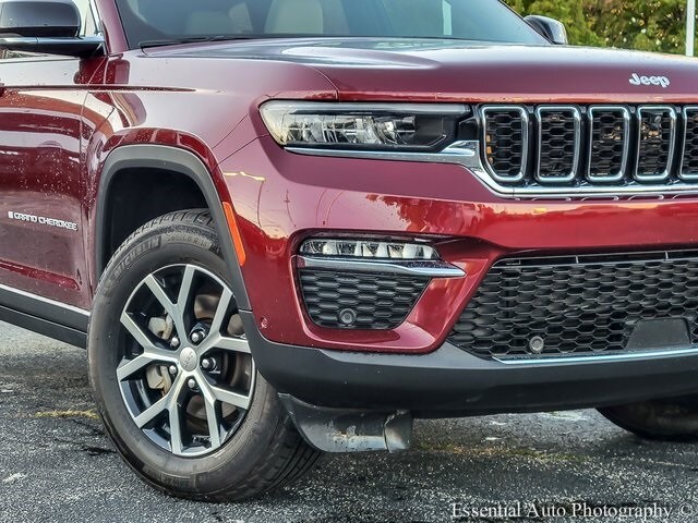 2024 Jeep Grand Cherokee Limited photo 3