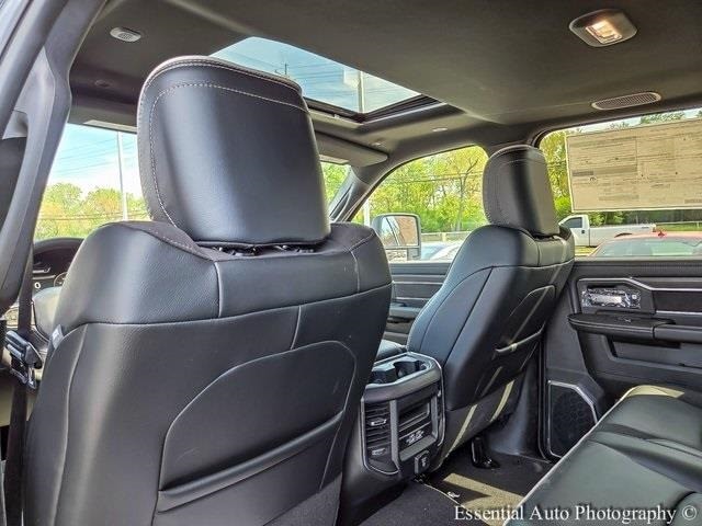 2025 RAM 2500 - Image 15