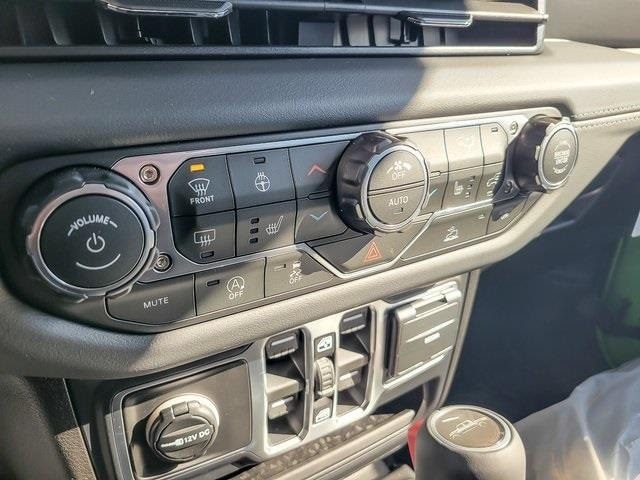 2026 JEEP GLADIATOR - Image 15