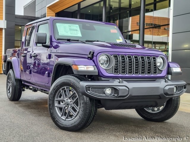 2026 Jeep Gladiator Sport S's photo