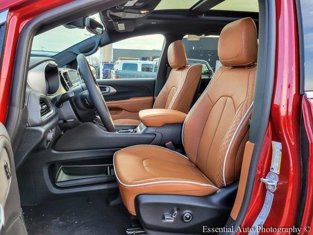 2026 CHRYSLER PACIFICA - Image 8