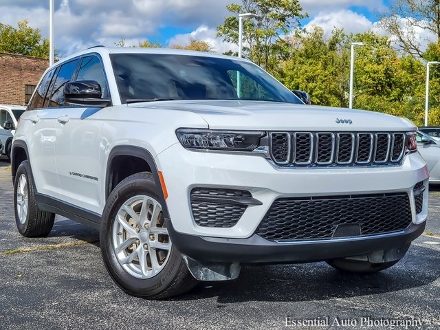 2024 Jeep Grand Cherokee Laredo's photo
