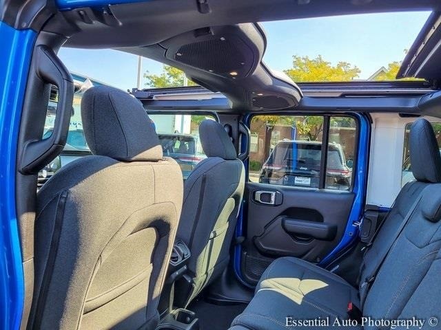 2025 JEEP WRANGLER - Image 13