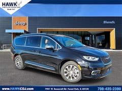 2026 Chrysler Pacifica Hybrid Pinnacle Passenger Van