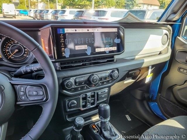 2025 JEEP WRANGLER - Image 21