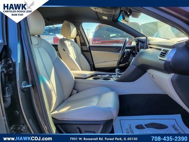 2023 GENESIS G70 - Image 34