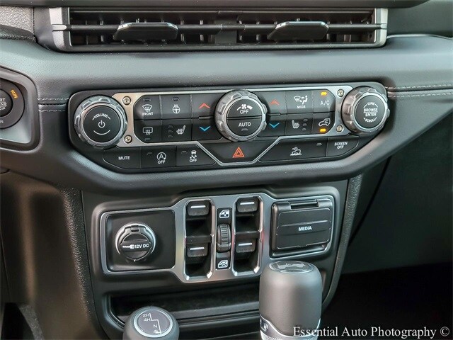 2025 JEEP WRANGLER - Image 21