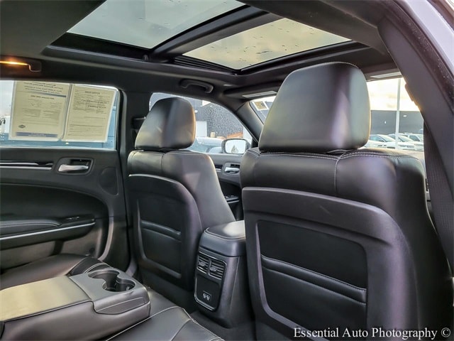 2023 CHRYSLER 300 - Image 26