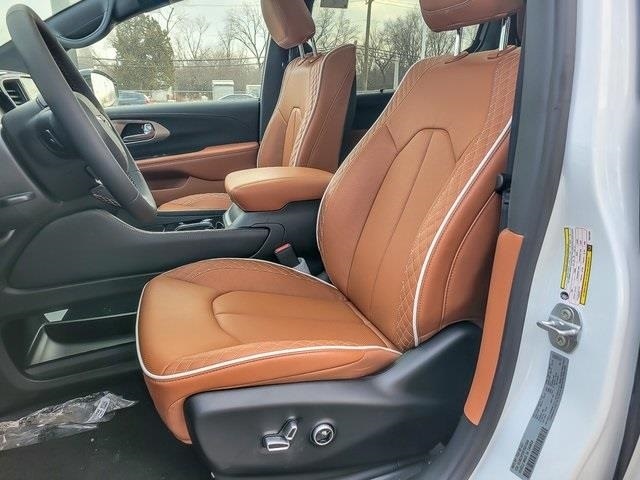 2026 CHRYSLER PACIFICA - Image 8
