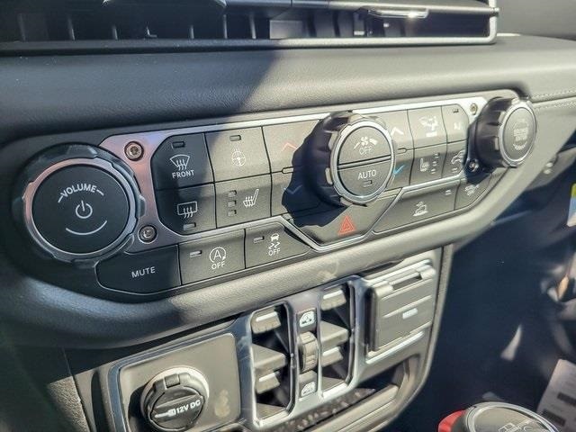 2026 JEEP GLADIATOR - Image 13