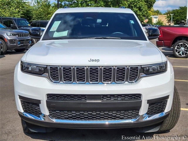 2024 Jeep Grand Cherokee Laredo photo 3