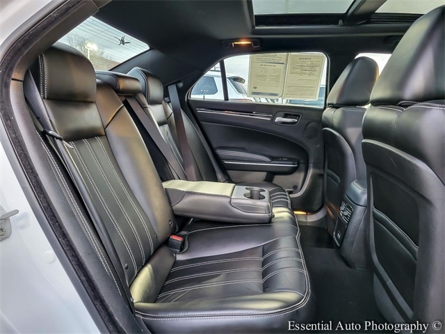 2023 CHRYSLER 300 - Image 27