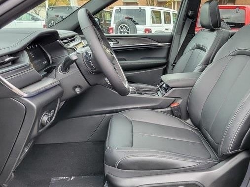 2025 JEEP GRAND CHEROKEE - Image 9