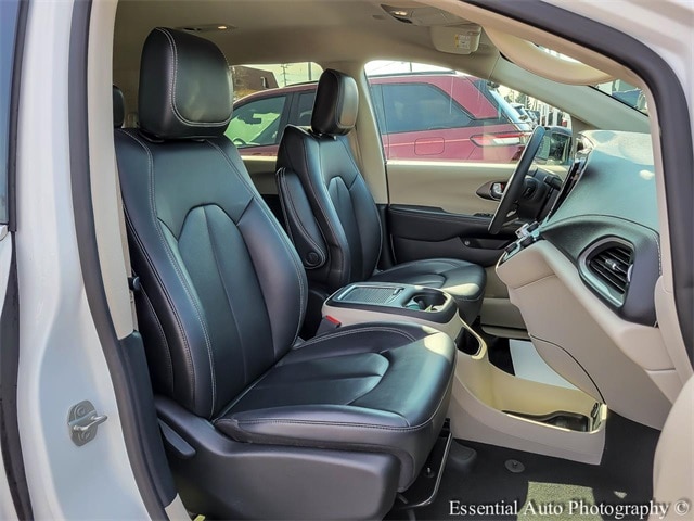2024 CHRYSLER PACIFICA - Image 34