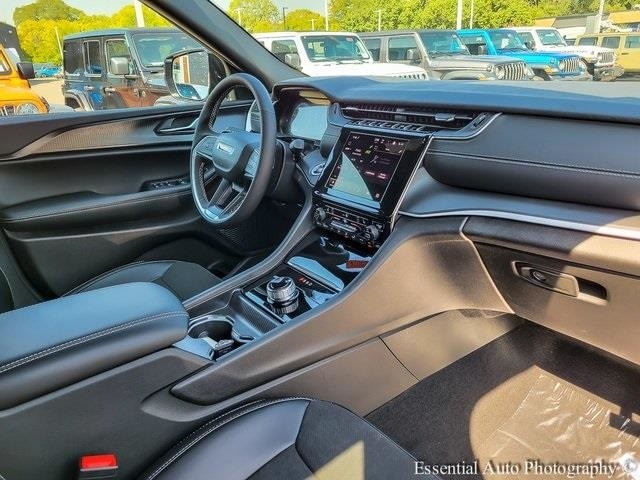 2025 JEEP GRAND CHEROKEE L - Image 26