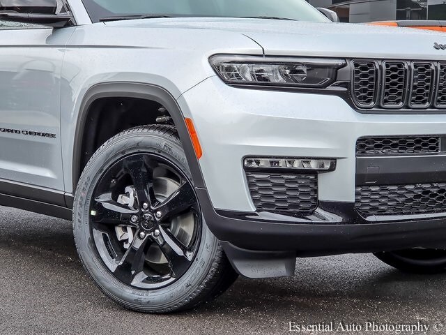 2025 Jeep Grand Cherokee L photo 3