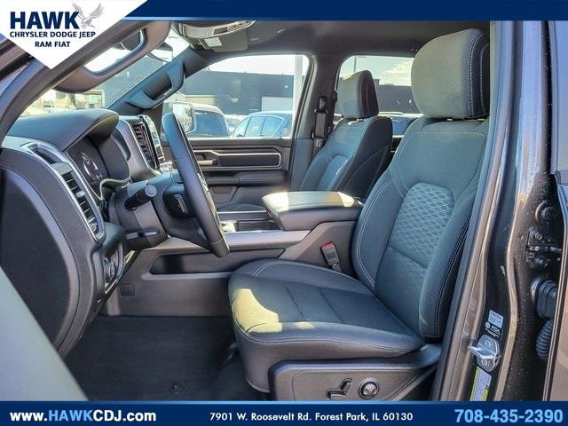 2025 RAM 1500 - Image 8