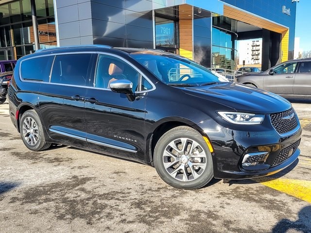 2026 Chrysler Pacifica PHEV Pinnacle's photo