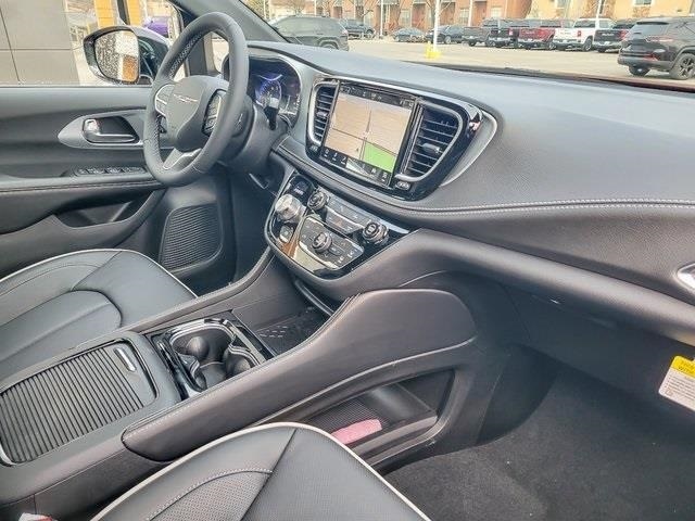 2026 CHRYSLER PACIFICA - Image 22